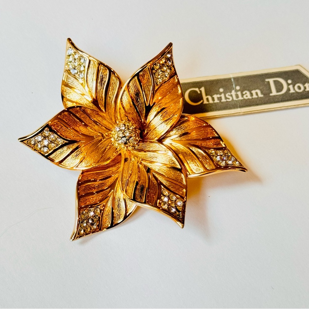 CHRISTIAN DIOR Germany Vintage Sculptural Flower Brooch Pin Gold Crystals - Picture 6 of 10